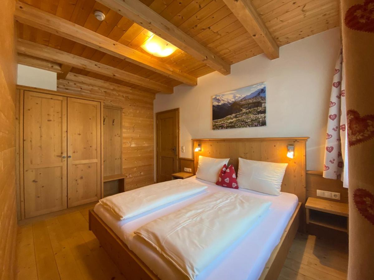 Alpenchalets Waldheim Finkenberg Exterior photo